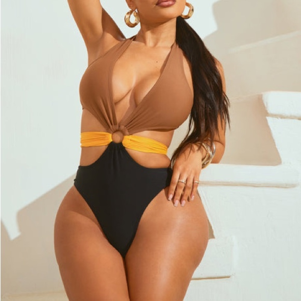 Fashion Nova Jill O Ring Cutout 1 Piece Sexy Swimsuit - size Medium